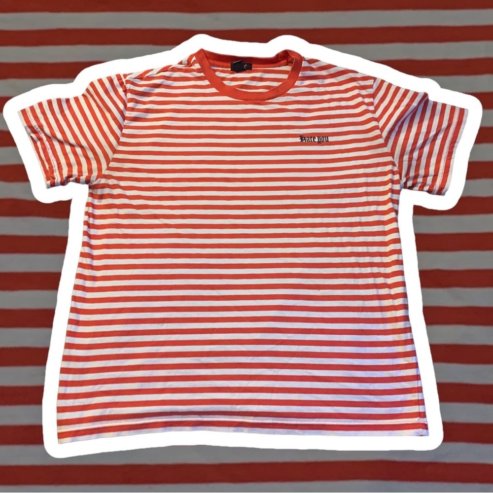 RED AND WHITE STRIPED VINTAGE TSHIRT